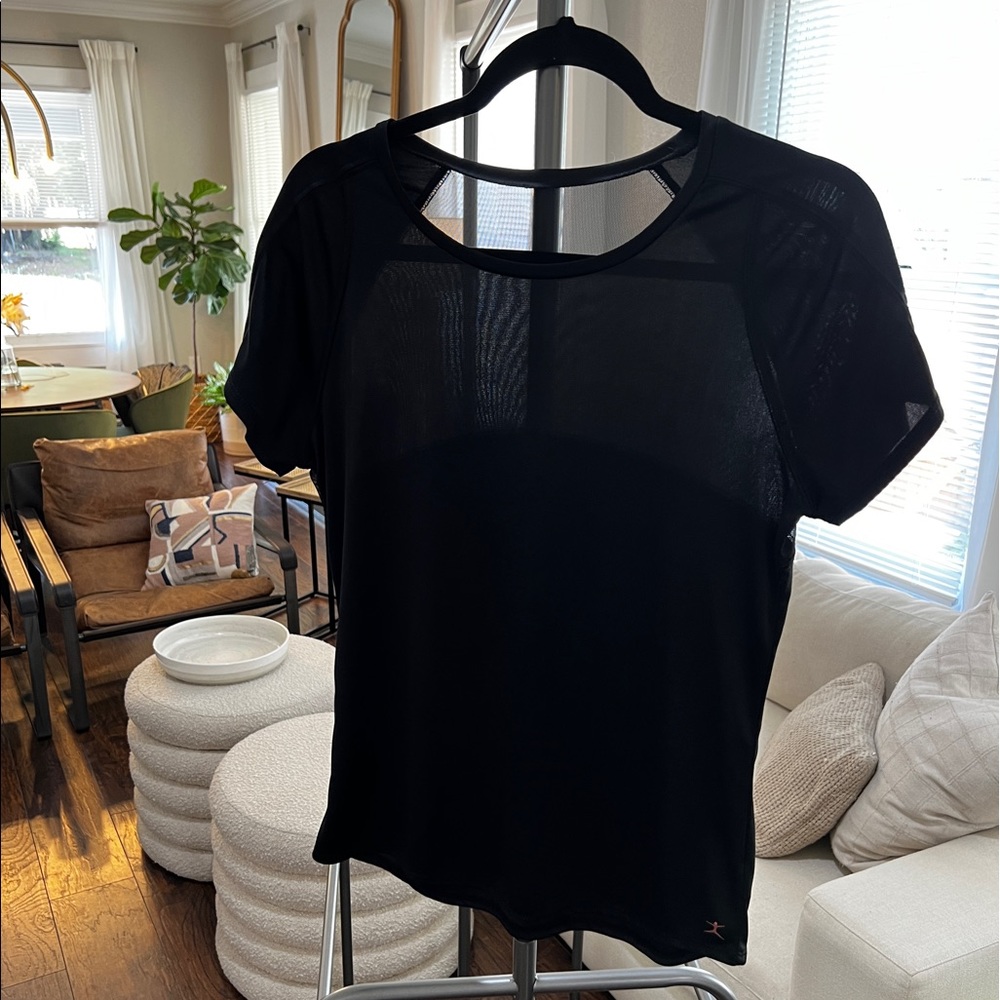 Black Mesh workout tee